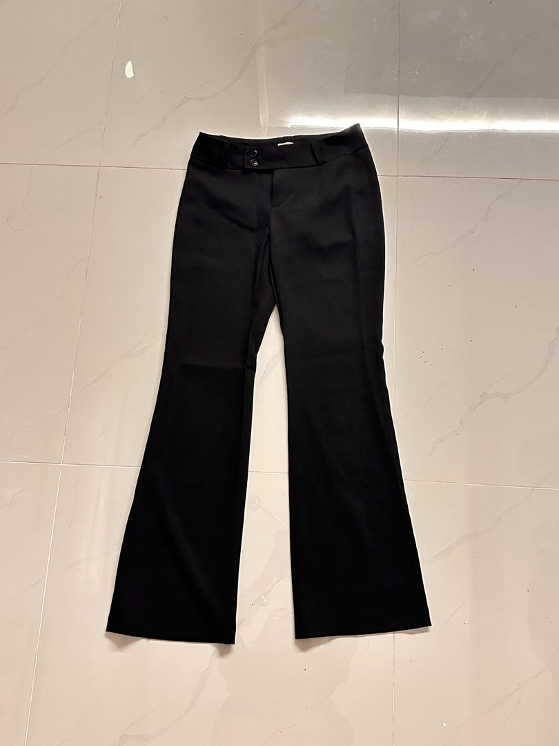 Low rise Black Flare Trousers ✨ (Category: Other Bottoms) located in Manila. Submitted by vccustods339 (Listing ID 1462055803, Image 1). Description: Rfs: too small on me Almost like new! Sinukat lang, but never worn, bought online. Masyadong small sa akin huhu but the actual fit is very flattering! Low waisted Please Message me for inquiries! 💓.