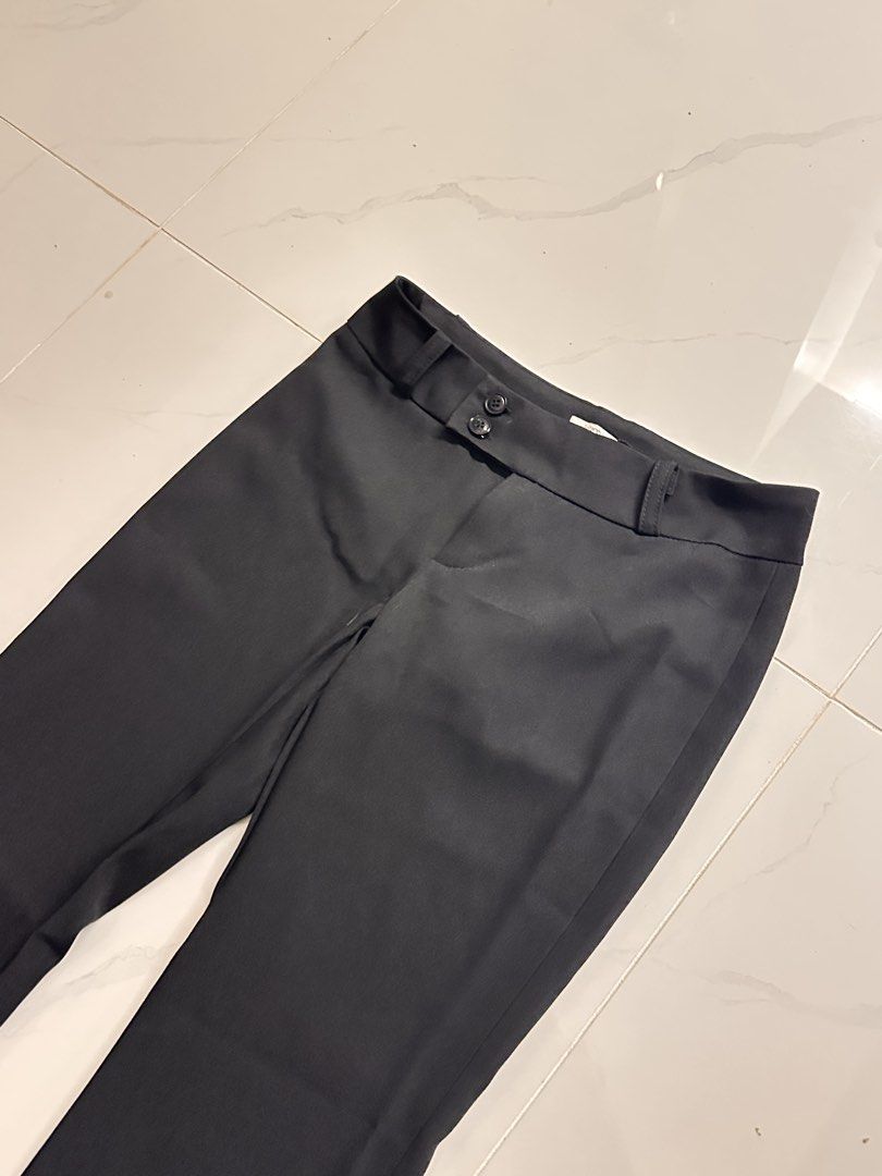Low rise Black Flare Trousers ✨ (Category: Other Bottoms) located in Manila. Submitted by vccustods339 (Listing ID 1462055803, Image 3). Description: Rfs: too small on me Almost like new! Sinukat lang, but never worn, bought online. Masyadong small sa akin huhu but the actual fit is very flattering! Low waisted Please Message me for inquiries! 💓.