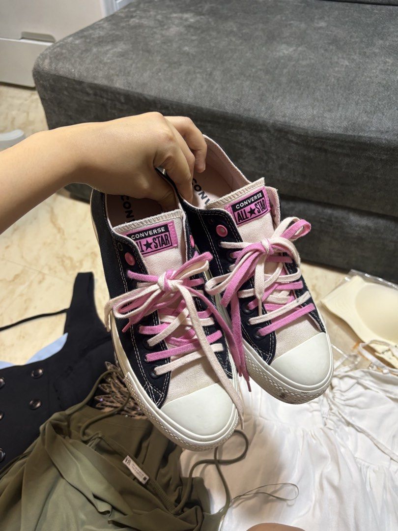 Lowcut pink converse(authentic) (Category: Sneakers) located in Manila. Submitted by deexieserra (Listing ID 1462081818, Image 1). Description: lightly used lang wala pa siyang heel drag Comfy to wear Authetic Saw it sa website 69$ padin siya around 4k+ Size: 39 (24.5cm).