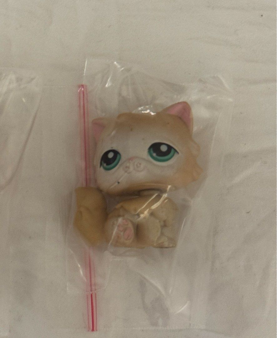 LPS for TRADE (Category: Figurines & Statues) located in Manila. Submitted by shrimpdaddy77 (Listing ID 1461960336, Image 2). Description: For TRADE ONLY pm for offers + availability.