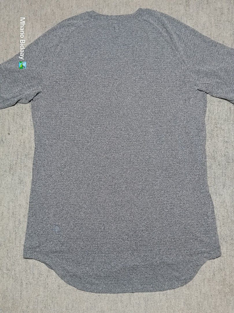 Lululemon Men's Drysense Shirt Grey Size Large (Category: Tshirts & Polo Shirts ) located in Valencia. Submitted by mhano_bidaay_outdoors_218 (Listing ID 1462183858, Image 3). Description: - Lululemon Drysense Shirt - Color: Grey - Size: Men's Large - Chest Width: 20 inches - Length: 29.5 inches - Ideal for: Workouts or casual wear - Condition: Good as new.