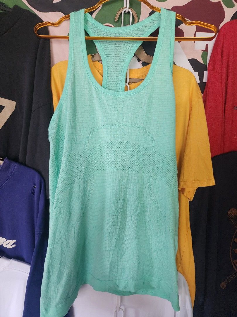 Lululemon tanktop (Category: Activewear) located in Real. Submitted by raphy2019 (Listing ID 1462070056, Image 2). Description: .