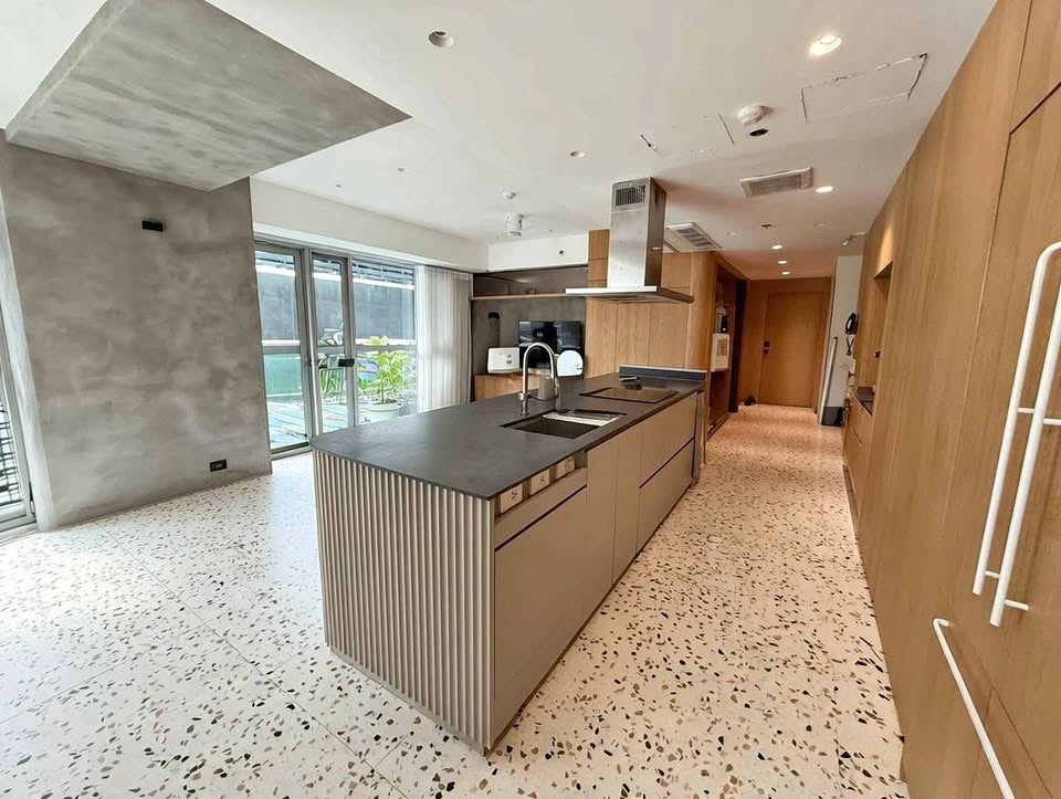 (Category: ) located in . Submitted by phil_real_estate (Listing ID 1462204973, Image 1). Description: .