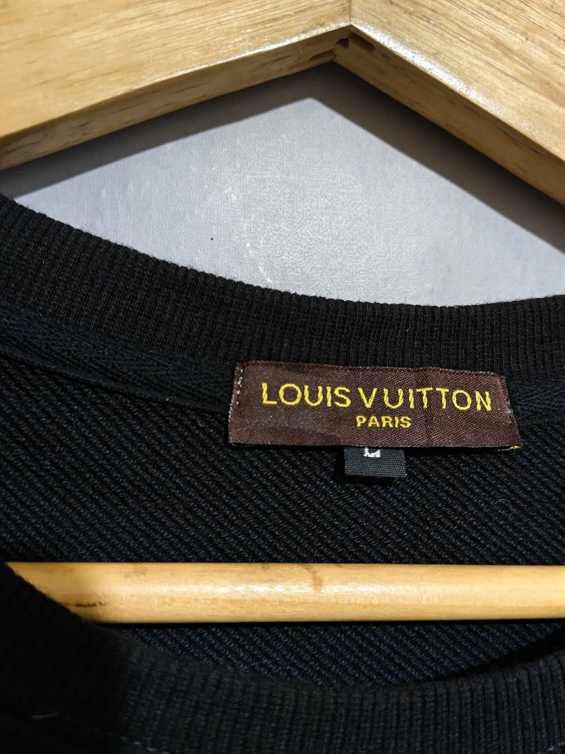 LV PULLOVER JACKET (Category: Coats, Jackets and Outerwear) located in Muntinlupa City. Submitted by nofame12 (Listing ID 1462162052, Image 3). Description: PLEASE CHECK THE DETAILS OF THE ITEM ON FIRST PHOTO. LOCATION - SUCAT MUNTINLUPA CITY.