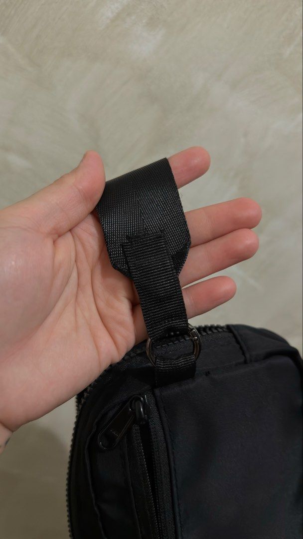 M Bagz Sling Bag (Category: Cross-body Bags) located in Las Pinas. Submitted by mharjrahm (Listing ID 1462181615, Image 3). Description: M Bagz Sling Bag Own Brand Nylon Material Sling Bag 1380 only laspiñas location.