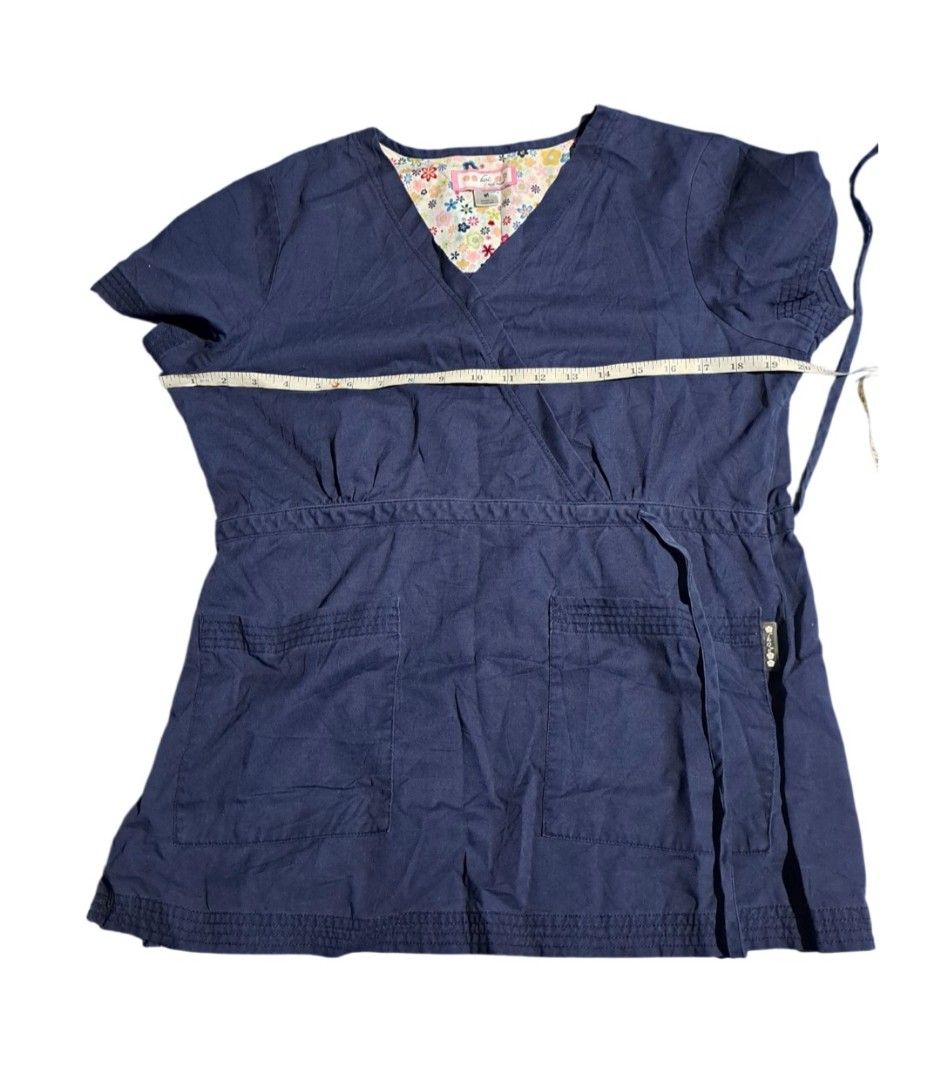 (M) Koi scrub top only (Category: Activewear) located in Tanauan. Submitted by scrubsuitshoppreloved (Listing ID 1462048465, Image 2). Description: .