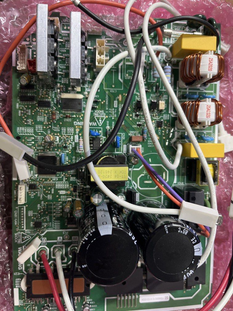 main pcb for carrier split type 38gcvb016-303p (Category: Air Conditioning and Heating) located in Muntinlupa City. Submitted by tampitzdemillo (Listing ID 1462157872, Image 2). Description: 38gcvb016-303p.