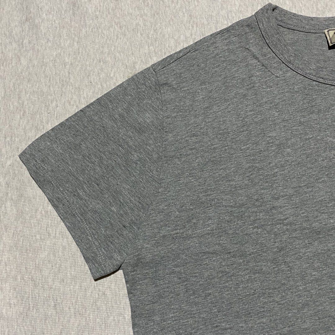 Maison Kitsune (Category: Tshirts & Polo Shirts ) located in Mabalacat. Submitted by stellargarments (Listing ID 1462075663, Image 3). Description: L - 25 W - 22 Condition -9.5/10 Super smooth Solid burda logo No stain Smooth on skin fabric Need wash fresh from bale lukot pa po Color may vary due to lighting.