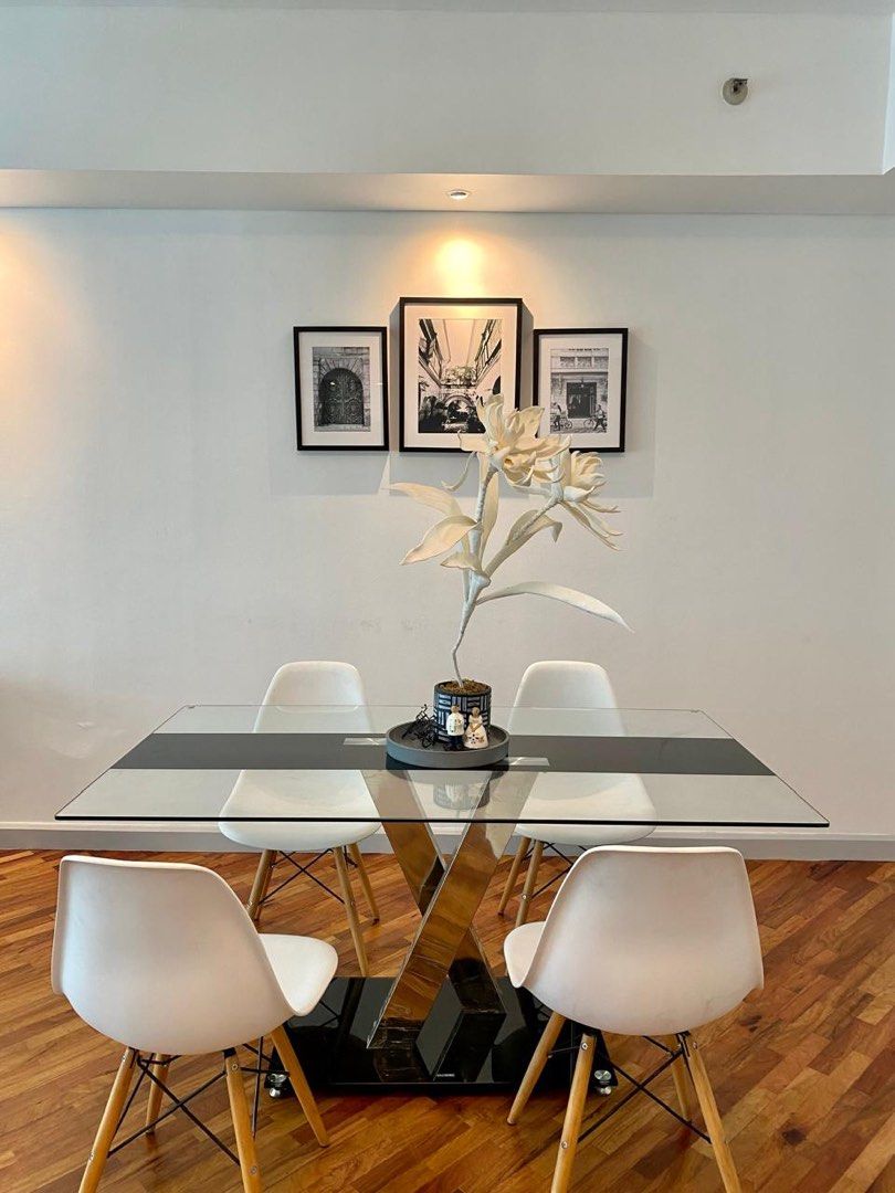 Manansala Tower Rockwell (Category: Apartments & Condos) located in Paranaque City. Submitted by rehan_0702 (Listing ID 1462201853, Image 2). Description: 68 sq 1br with balcony facing proscenium 19th floor One manansala.