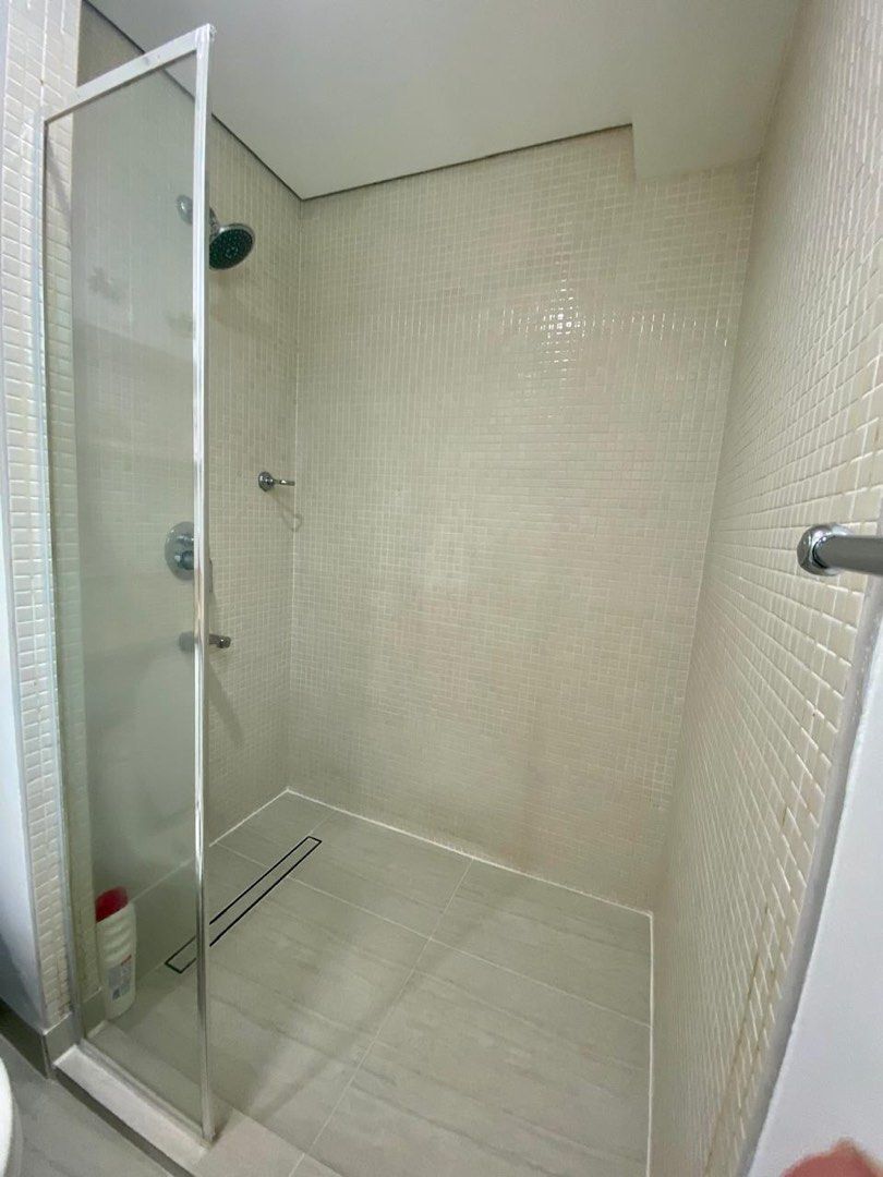 Manansala Tower Rockwell (Category: Apartments & Condos) located in Paranaque City. Submitted by rehan_0702 (Listing ID 1462201853, Image 3). Description: 68 sq 1br with balcony facing proscenium 19th floor One manansala.