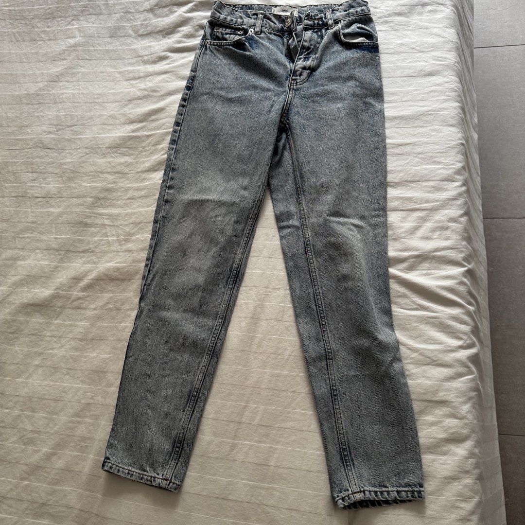 Mango denim pants (Category: Jeans) located in Muntinlupa City. Submitted by champange101 (Listing ID 1462096087, Image 1). Description: Pre loved! No issues Size in the photos No when worn photos Check out my other listings ✨ Discounts offered to 3 or more listings .