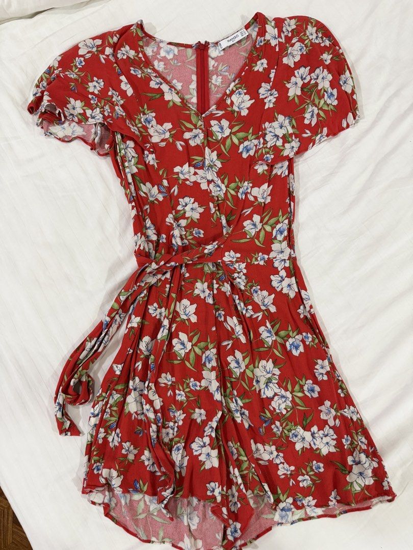 Mango Floral Romper (Category: Dresses) located in Quezon City. Submitted by ayybee_closet (Listing ID 1462114733, Image 1). Description: - Used a few times but like new. No damages - Romper that flows like a dress - Soft chiffon fabric w tie waist design - Convenient zipper closure at the back..