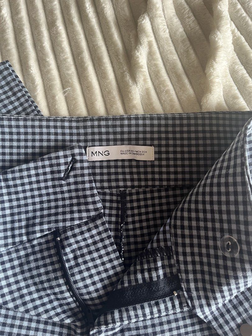 mango gingham checked capris (Category: Other Bottoms) located in Pasig City. Submitted by outofcountry_until_oct12 (Listing ID 1462077163, Image 3). Description: also sold as set. for ref i am 5'3.6 32A 25 waist.