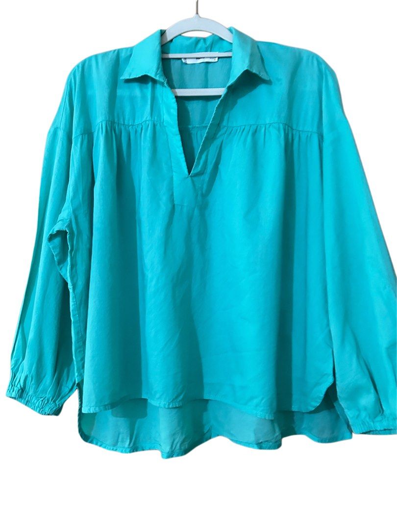 Mango Green/Torquoise V-Neck Long Sleeve Blouse (Category: Blouses) located in Baguio. Submitted by tresmariascloset13 (Listing ID 1462140724, Image 3). Description: - MNG turquoise blouse - V-neck with collar - Long sleeves with elastic cuffs - Loose, flowy fit .