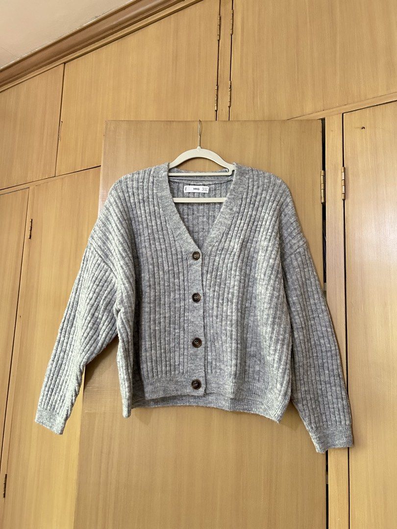 Mango Grey Ribbed Button-Up Cardigan (Category: Coats, Jackets and Outerwear) located in Baguio. Submitted by tresmariascloset13 (Listing ID 1462072133, Image 1). Description: - Grey ribbed cardigan from Mango - V-neck with button-up front .