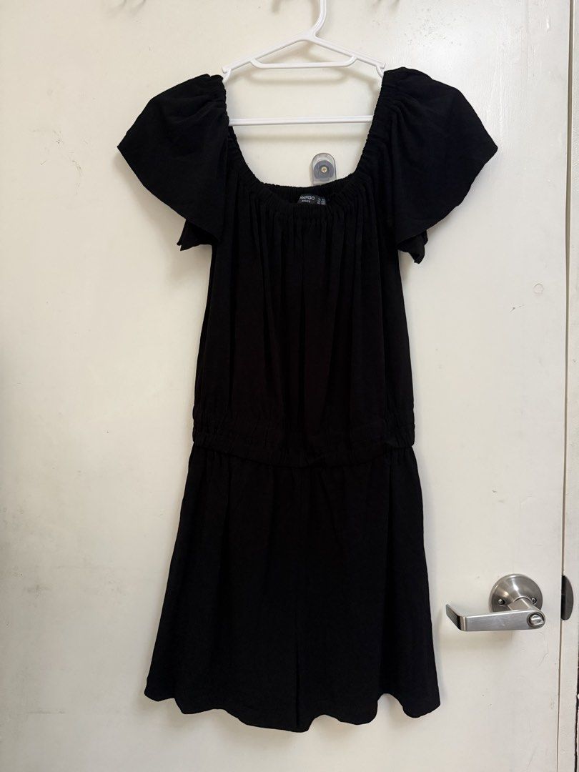 Mango Jumpsuit (Category: Jumpsuits) located in Makati City. Submitted by kdbl_ (Listing ID 1462085265, Image 1). Description: .