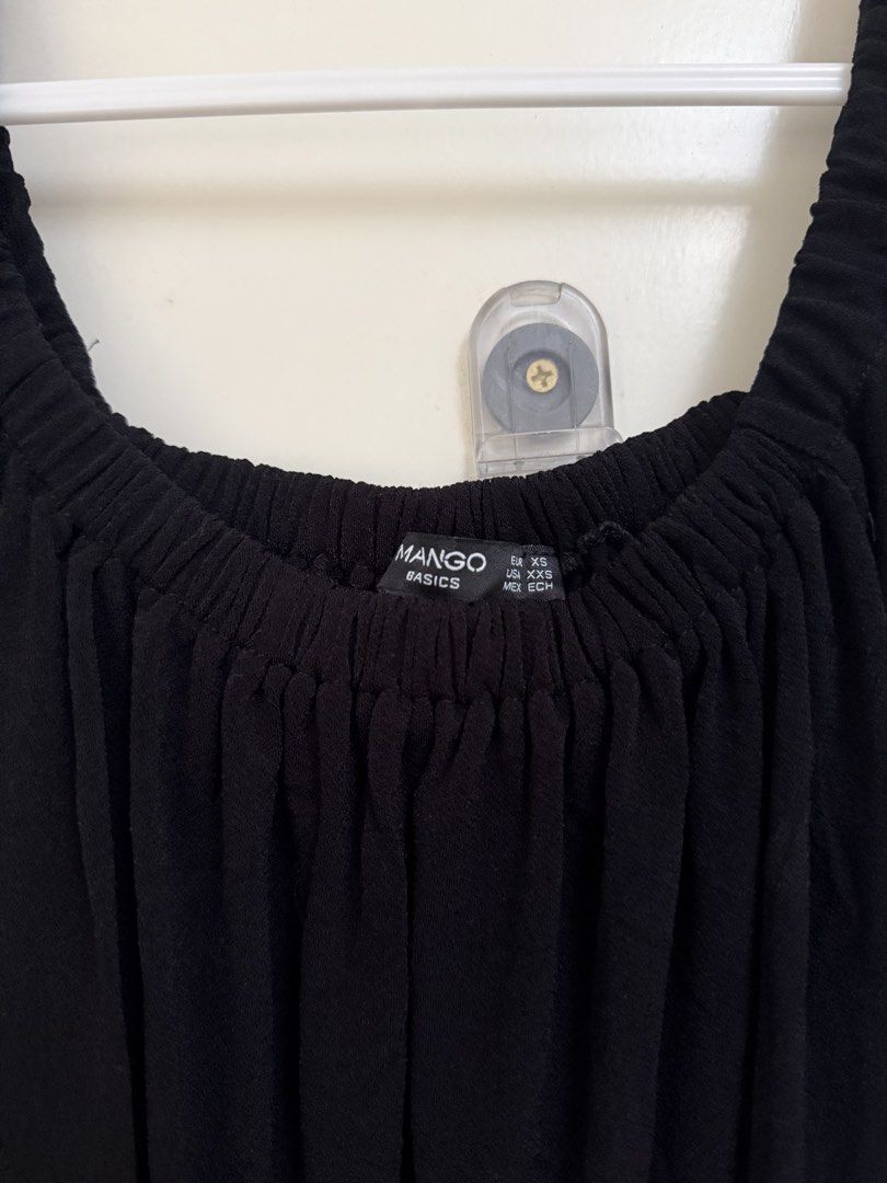 Mango Jumpsuit (Category: Jumpsuits) located in Makati City. Submitted by kdbl_ (Listing ID 1462085265, Image 2). Description: .