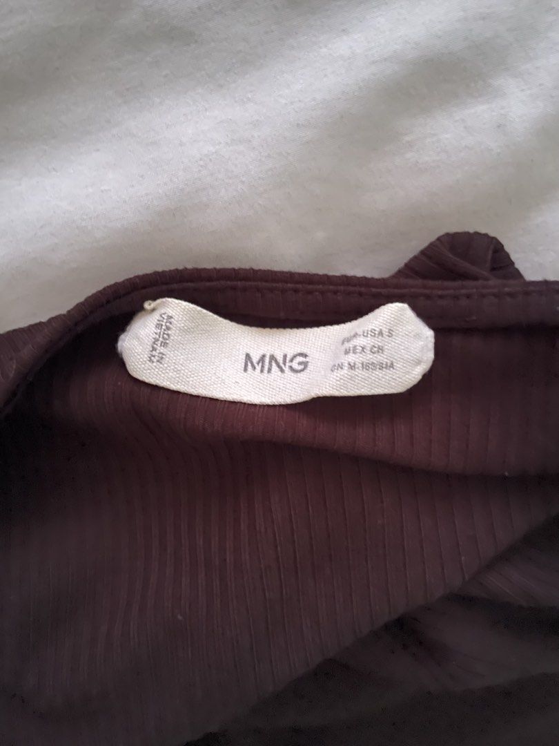 MANGO Ribbed Halter Neck Top (Category: Sleeveless) located in Manila. Submitted by kshops777 (Listing ID 1462062833, Image 3). Description: Mango Ribbed Halter Neck Top LIGHTLY USED RFS: Decluttering MOP: Gcash or Bank Transfer (PNB) MOD: Lalamove, J&T, or meet up around DLSU Manila Classic top!.