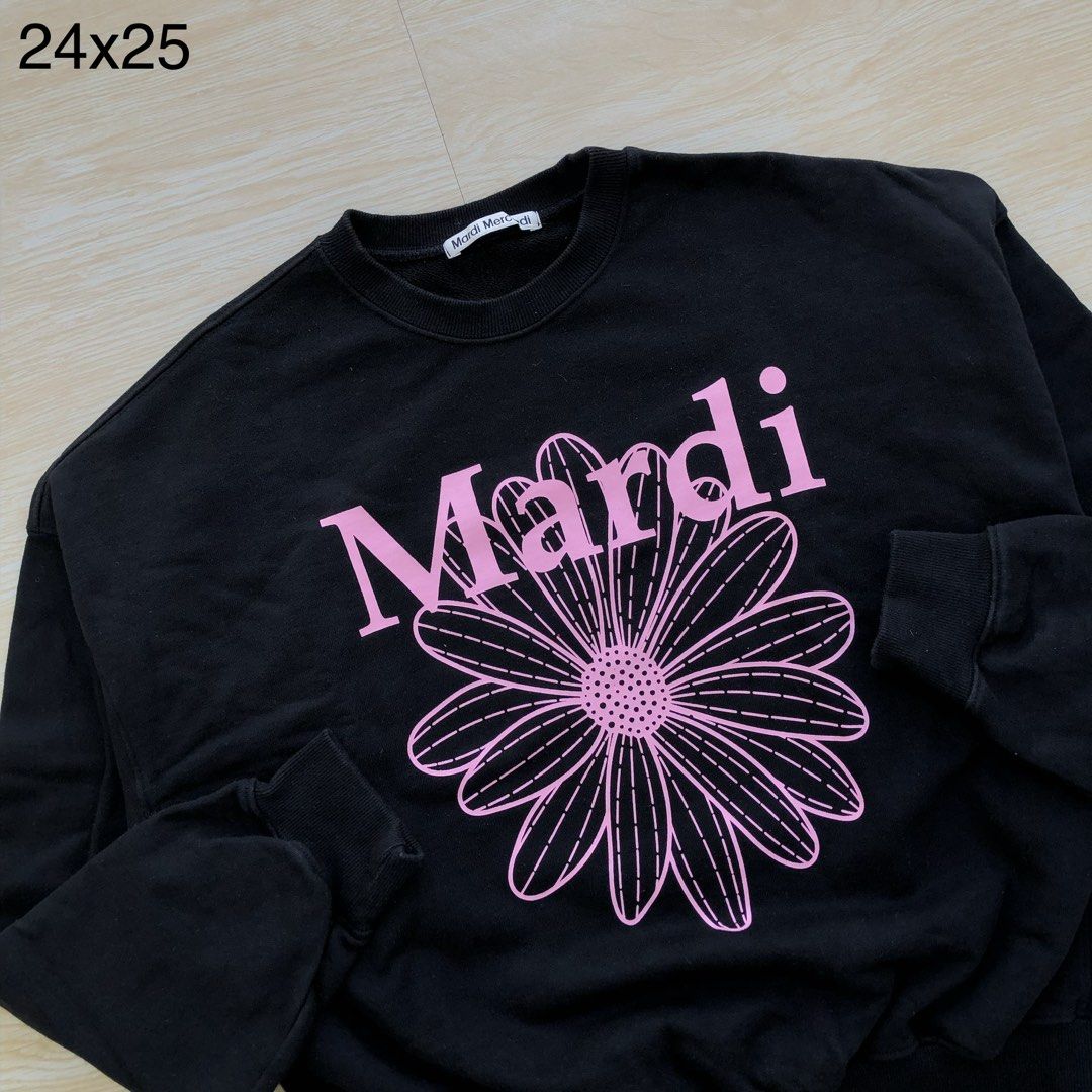 Mardi sweater long sleeves (Category: Coats, Jackets and Outerwear) located in Cavite. Submitted by nicepicker (Listing ID 1462090058, Image 2). Description: Size on Tag: JS Dimension: 24 x 25 Condition: 9.5/10 as new Flaws: None.