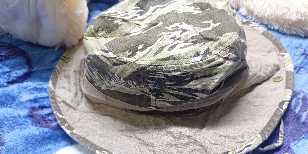 Marmot bucket hat (Category: Caps & Hats) located in General Santos City (Dadiangas). Submitted by japan-ukay (Listing ID 1462171389, Image 2). Description: .