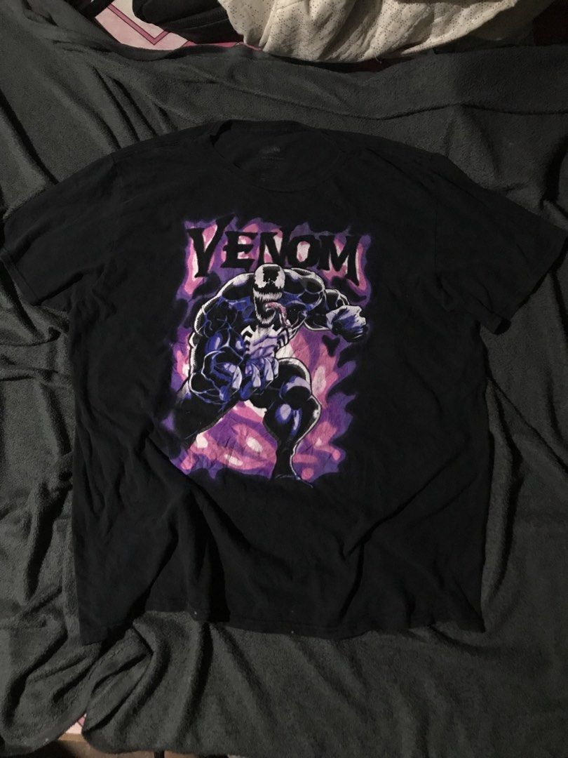 Marvel Graphic tee character print shirt anime-comic (Category: Activewear) located in Manila. Submitted by franceleeb33468 (Listing ID 1462214129, Image 1). Description: FOR SALE‼️ Marvel Graphic tee character print shirt anime-comic WIDTH 23 LENGTH 30 Marvel on tag ISSUE SMALL STAIN , MINOR HAIRLINES PRINT SEE LAST PIC! PRICE 300 + SF 📍LOC: NEGROS OCCIDENTAL.