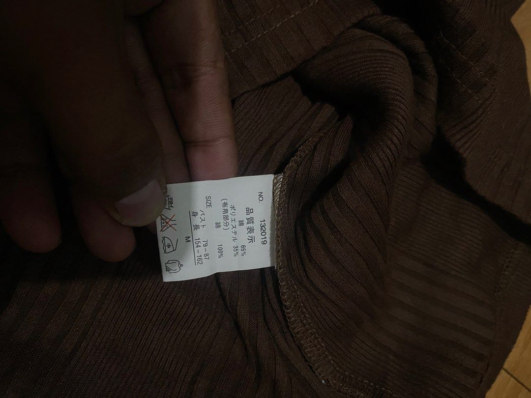 McM OTC (Category: Shirts) located in Bato. Submitted by itsmethriftlist (Listing ID 1462141690, Image 3). Description: Size medium Dimes 16/21 Excellent condition .
