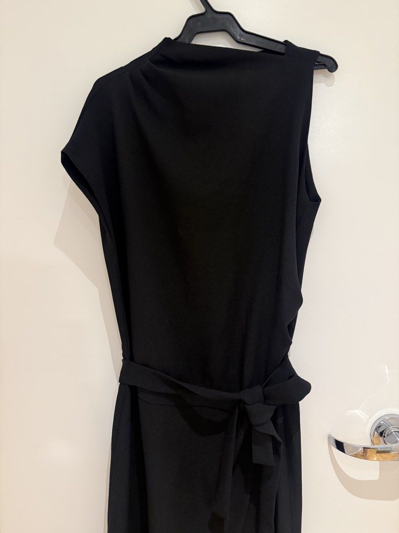 MDV black dress L (Category: Dresses) located in Makati City. Submitted by nmvs1 (Listing ID 1462059422, Image 2). Description: Shop MDV black dress Large Super nice worn once excellent condition Instagram shop clothing store brand.