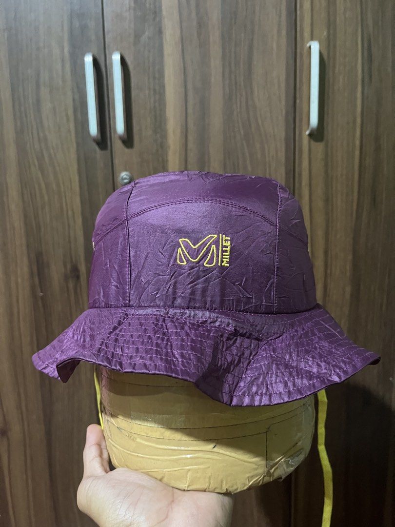 Mellit bucket hat (Category: Caps & Hats) located in Manila. Submitted by manonghits.12 (Listing ID 1462046145, Image 1). Description: Mellit bucket hat Excellent cond No any issue 350+sf only Unli vouch po.