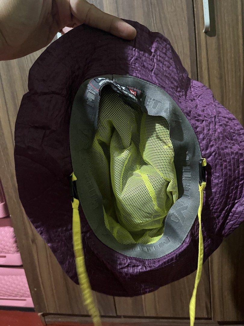 Mellit bucket hat (Category: Caps & Hats) located in Manila. Submitted by manonghits.12 (Listing ID 1462046145, Image 3). Description: Mellit bucket hat Excellent cond No any issue 350+sf only Unli vouch po.