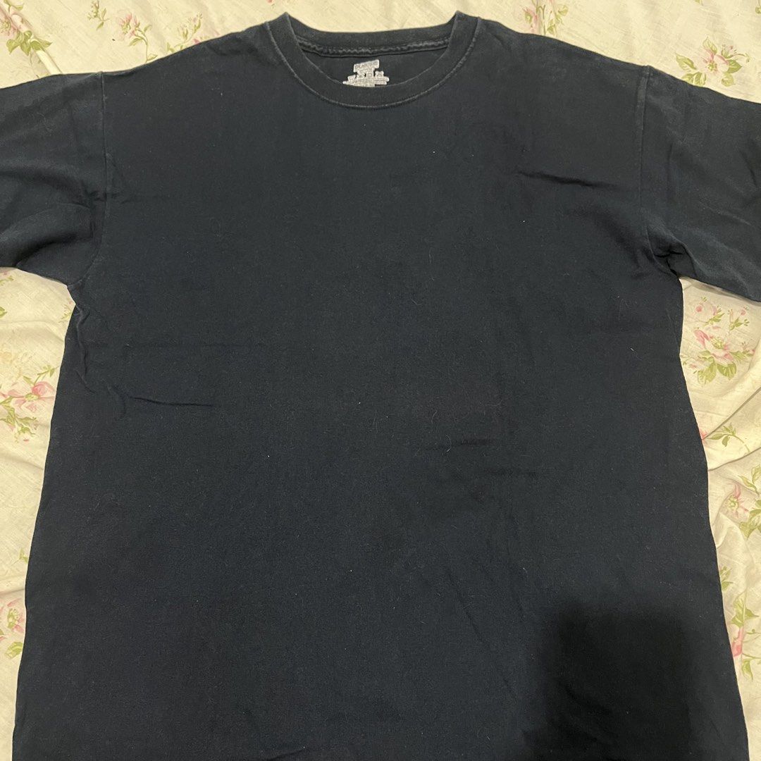 Men's Plain Tshirt [Medium] (Category: Tshirts & Polo Shirts ) located in Quezon City. Submitted by jpsstore (Listing ID 1462160806, Image 2). Description: Size: Medium Width: 20" Length: 27" No issue MOP: Gcash SHIPPING: J&t | Lalamove.