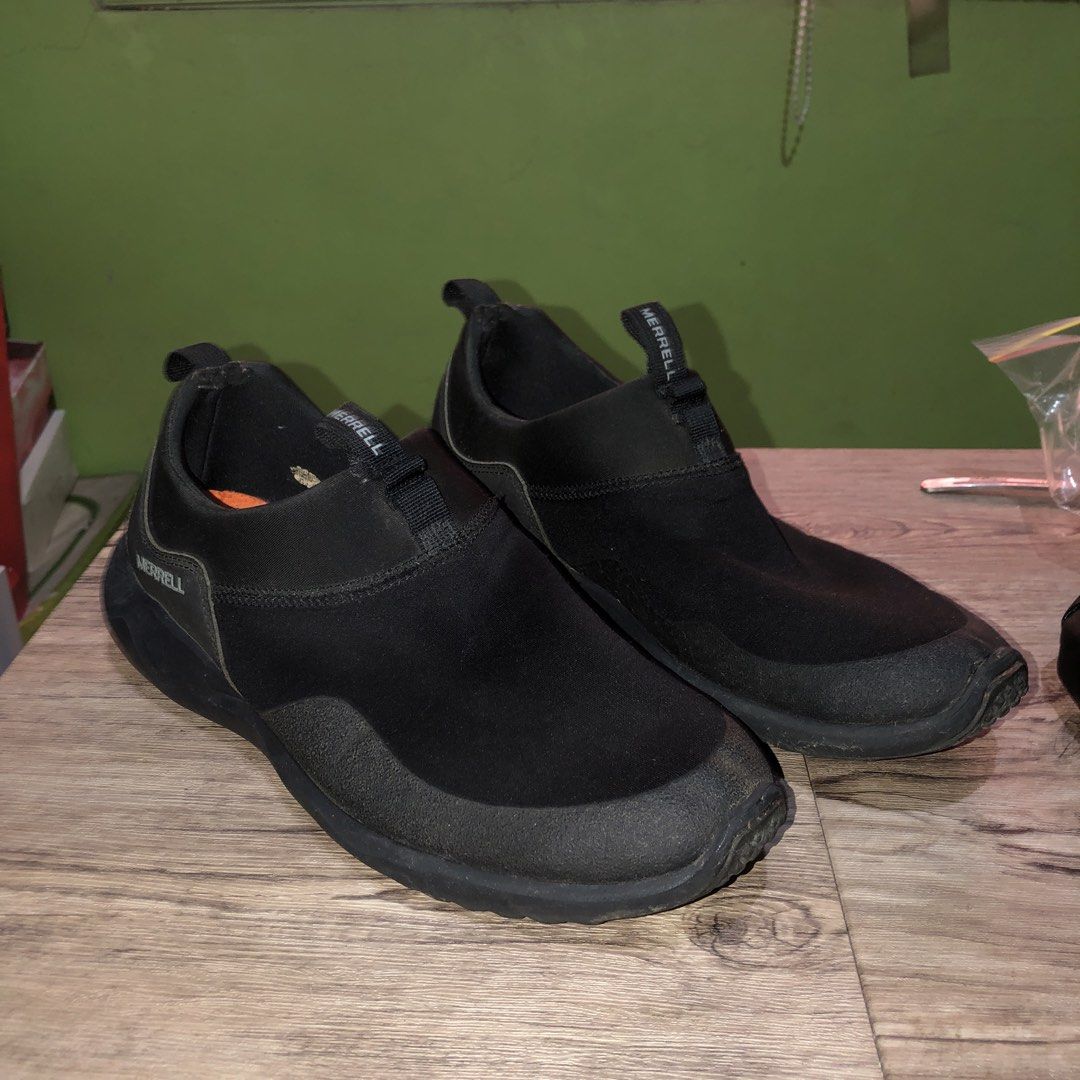Merrell Men's 1SIX8 Mesh Moc Black (Category: Sneakers) located in Antipolo. Submitted by minitaco (Listing ID 1462043263, Image 1). Description: Size 8, Damaged only at the back of the heel - Synthetic leather and fabric upper - Breathable mesh lining - EVA midsole for cushion - Mselect Grip outsole.