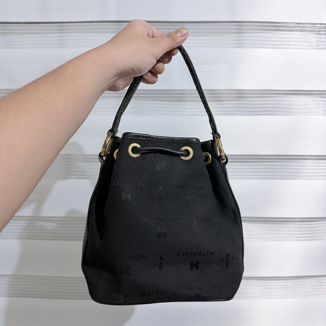 Metrocity Mini Bag (Category: Purses & Pouches) located in Cavite. Submitted by findsbyjco (Listing ID 1462126926, Image 2). Description: •dm me for more photos & details 📩.
