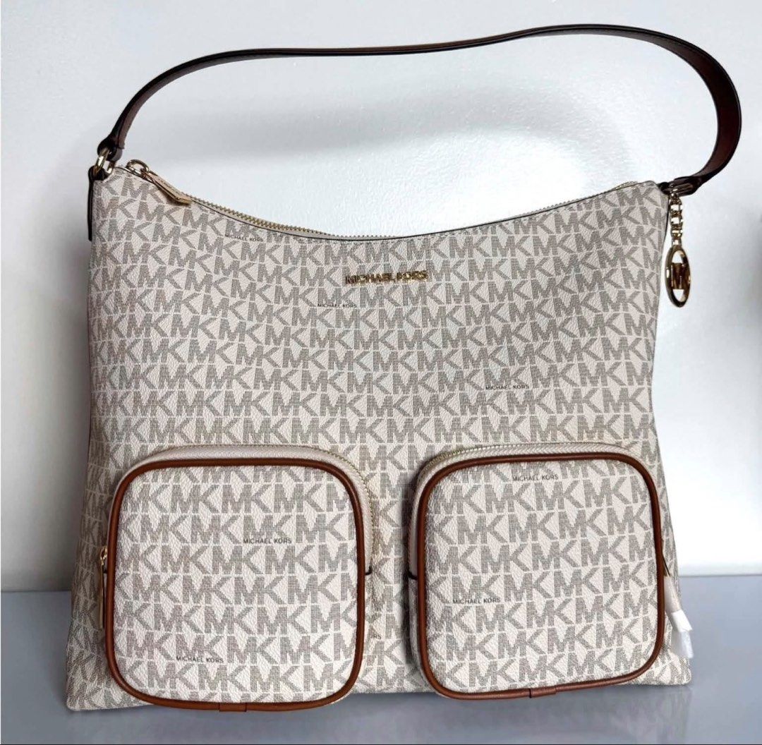 Michael Kors Shoulder Bag (Category: Shoulder Bags) located in San Juan, La Union. Submitted by clothedbyaya (Listing ID 1462177023, Image 1). Description: Helping a friend, pinas on hand .