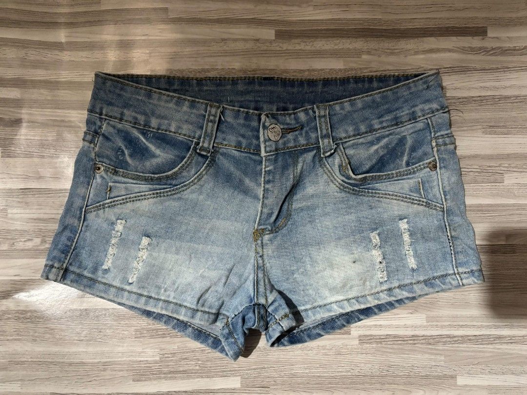 micro denim wash blue (Category: Shorts) located in Malay. Submitted by daisiberry (Listing ID 1462091210, Image 1). Description: 27-28 "8 • Please check the size, measurements, and condition carefully before purchasing. • All items are preloved/thrifted, so minor signs of wear may be present. 🤍 Please be a sure buyer before checking out. Thank you!.
