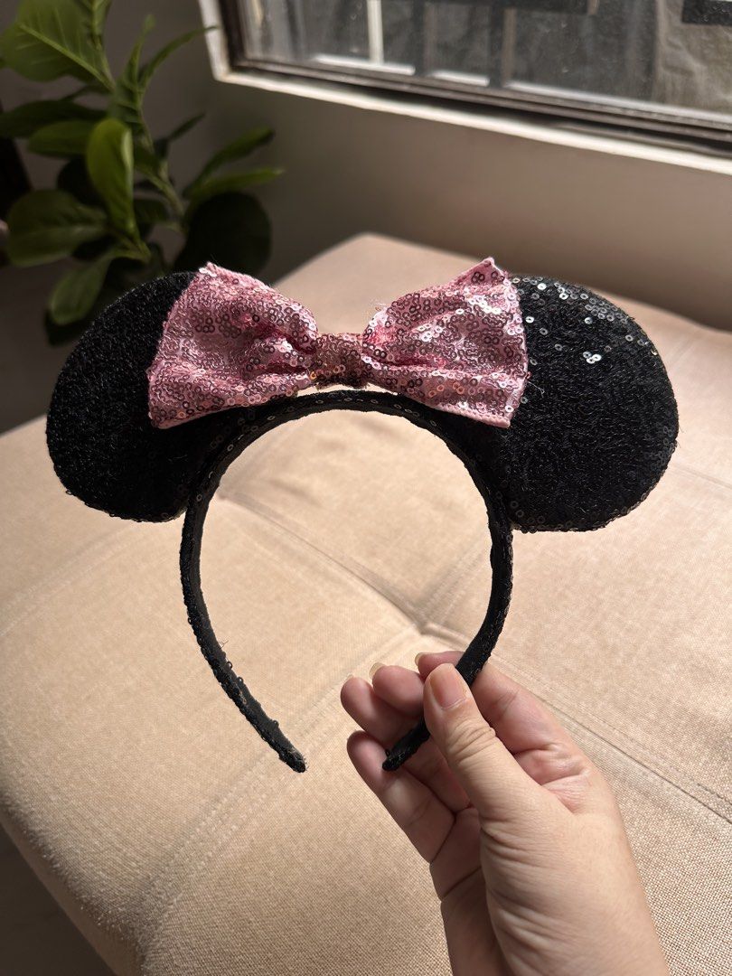 Minnie and Mickey Mouse Headbans TAKE ALL (Category: Hair Accessories) located in Valenzuela. Submitted by shopbychacha (Listing ID 1462061980, Image 2). Description: Minnie and Mickey Mouse Headbans TAKE ALL FOR ONLY 90pesos Once used in HK..