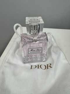 (Category: ) located in . Submitted by jm84closet (Listing ID 1462089481, Image 1). Description: .