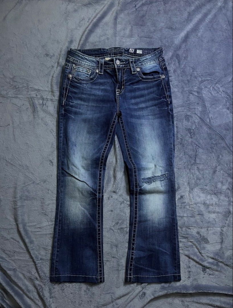 Miss Me bootcut pants (Category: Jeans) located in San Pedro. Submitted by classychic.couture (Listing ID 1462132719, Image 1). Description: - waist 28-30 | hips 36 | length 34 - excellent condi - issue: shortened length.