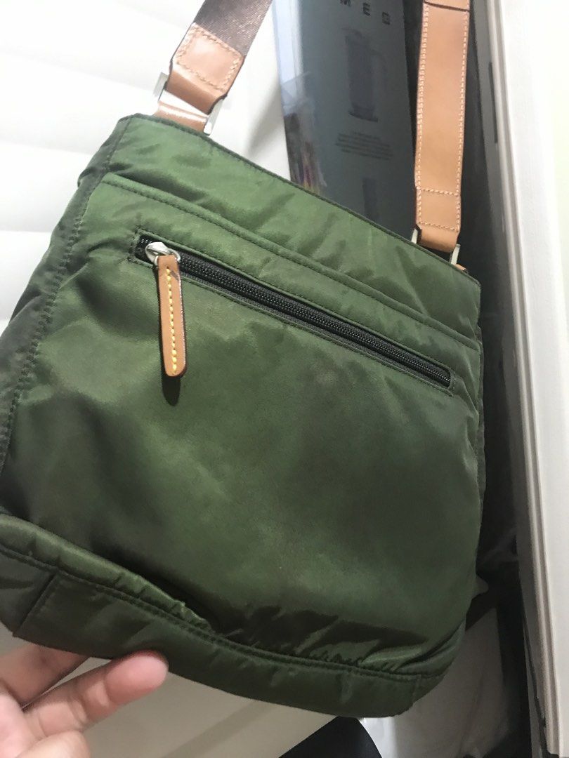 Missoni (Category: Sling Bags) located in Balete No 2. Submitted by troyesybang (Listing ID 1462074853, Image 3). Description: Gud as new Auth original Missoni Nylon body many pockets Oroginal Missoni Via j&t only .