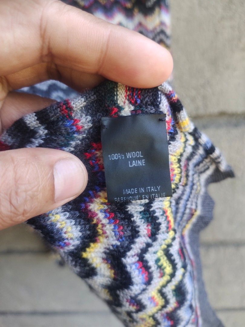 Missoni (Category: Luxury Accessories) located in Legazpi City. Submitted by jaycie.thrift23 (Listing ID 1462261521, Image 3). Description: missoni scarf as new condition 62*12.