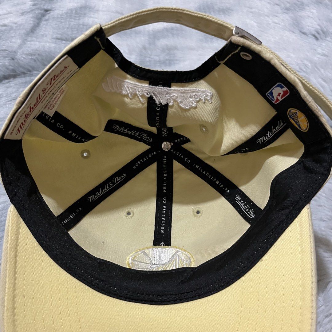 Mitchell and Ness GSW (Category: Caps & Hats) located in Alubijid. Submitted by rstylthrft (Listing ID 1462206761, Image 2). Description: .