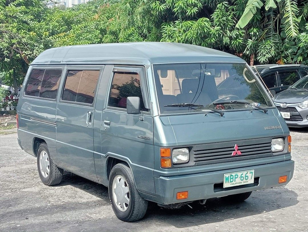Mitsubishi 1997 Versa Van Versa Van Manual (Category: Used Cars) located in Quezon City. Submitted by comfordable.ventures (Listing ID 1462159006, Image 1). Description: Working: -Engine (in good condition) -AC (malamig) -Stereo In short, goods lahat lahat ng important machines para tumakbo ung van. Honest issue: -Rehistro (3yrs) paso. Ung mother file, nasa East Ave. -Sidings ng interior (makikita sa pics) -235k plus ung ODOMETER -Original Paint 