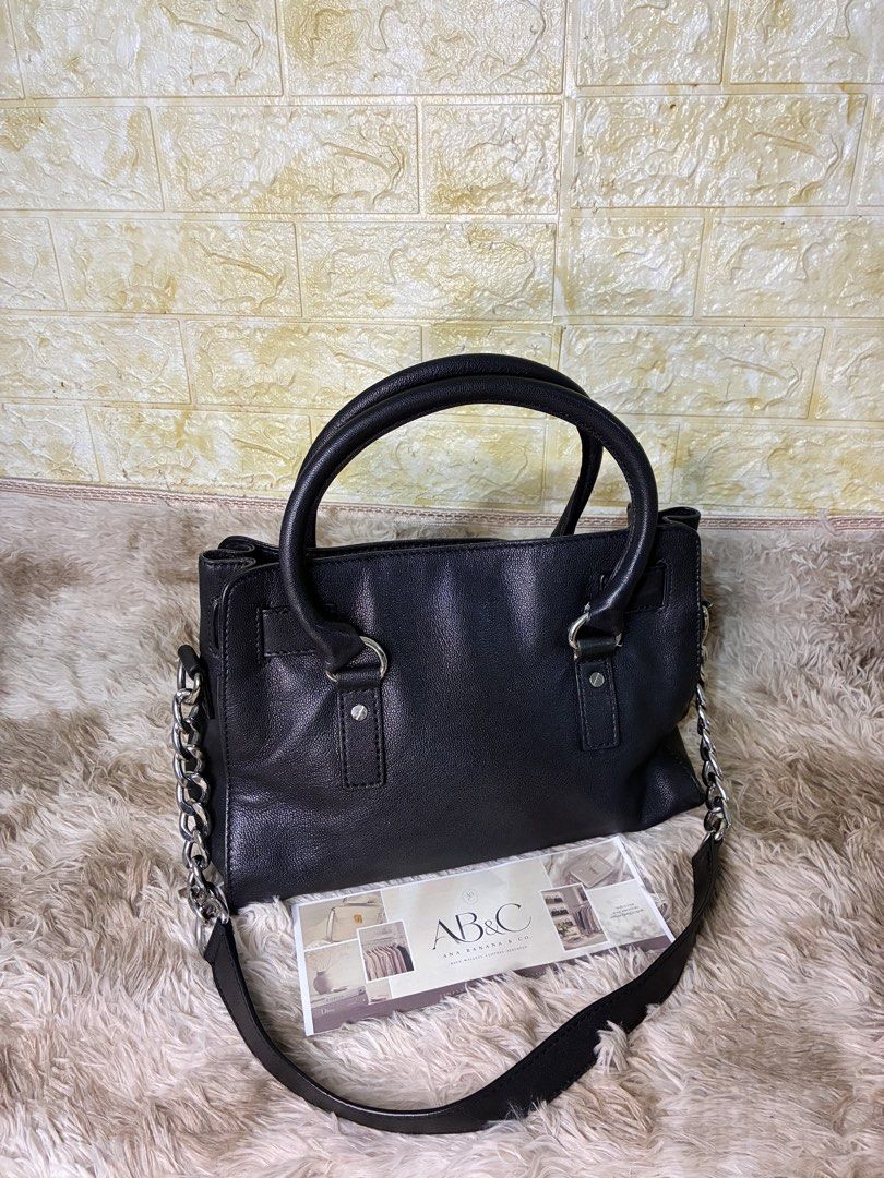 MK Hamilton Genuine Leather (Category: Shoulder Bags) located in Subic. Submitted by anabananaco. (Listing ID 1462205069, Image 3). Description: Guaranteed authentic 👌preloved bags 👜 from Japan 🇯🇵 .