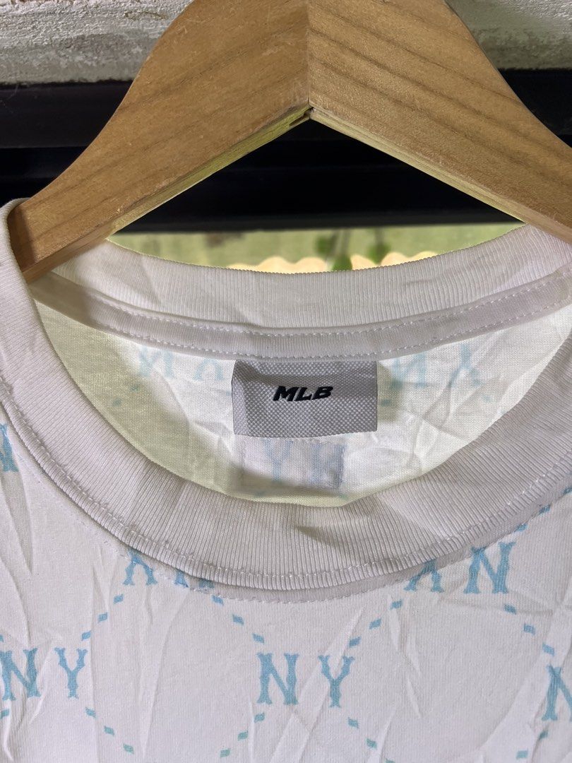 MLB (Category: Activewear) located in Manila. Submitted by outfitcheck11 (Listing ID 1462036210, Image 3). Description: mlb ( all over print ) ◾️Dimes: 22.5/27 | best fit large ◾️Condition: excellnt ◾️Issue: need wash ◾️Color rate: 9.7/10 ₱400.