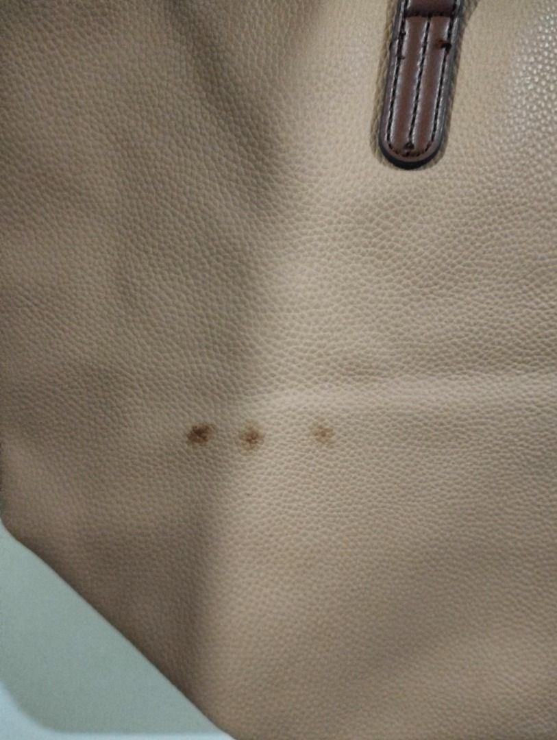 MNG Touch Brown Shoulder Bag (Category: Tote Bags) located in Cabanatuan. Submitted by jbdg_2018 (Listing ID 1462184670, Image 3). Description: CROSSPOSTED wts lfb ph MNG Touch Brown Shoulder Bag - Has some small marks on the other side - Still in good condition - Signs of wear PHP 300 rfs: decluttering MOP: GCash MOD: J&T 📍 Cabanatuan City, Nueva Ecija.