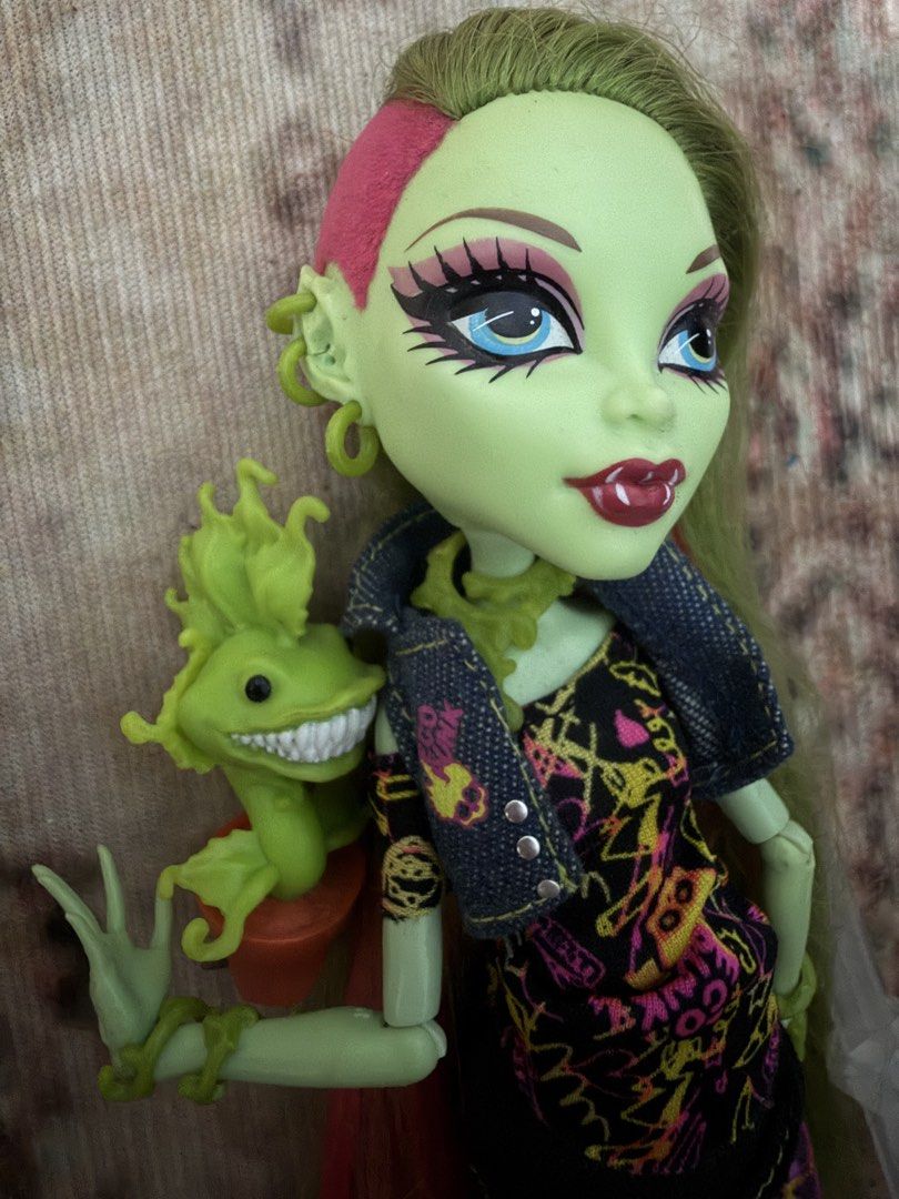 Monster High Doll Venus McFlytrap with Pet - G1 (Category: Figurines & Statues) located in Angeles City. Submitted by yellowhaven (Listing ID 1462212852, Image 2). Description: - Monster High Venus McFlytrap doll - Complete outfit, with pet - with free stand (not original) Payments and Shipments are every Fridays-Sundays. .