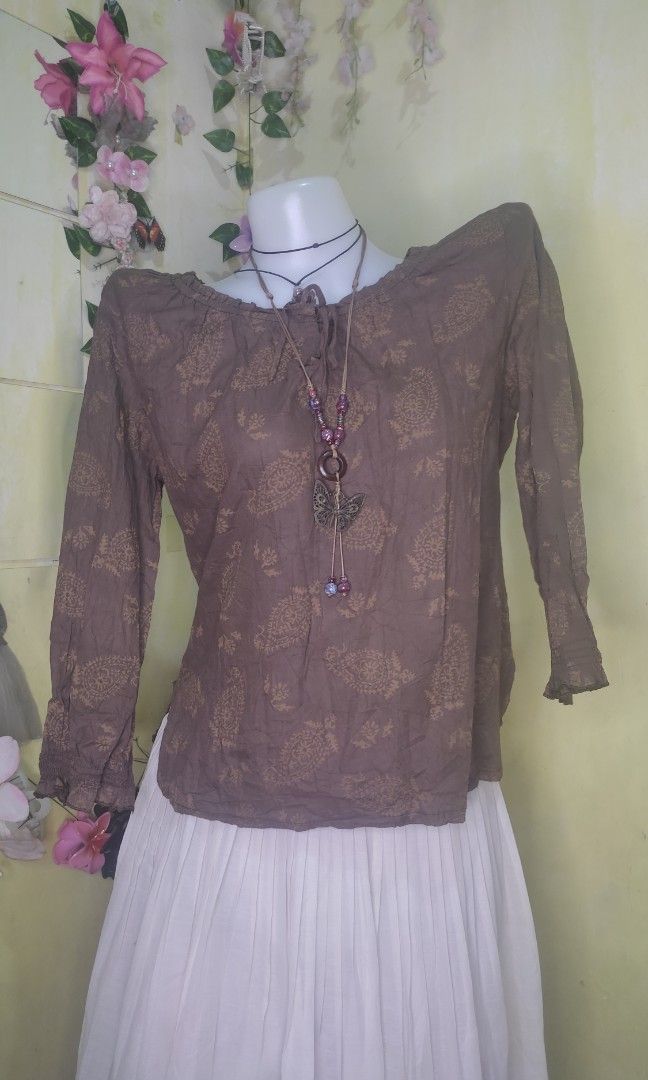 Mori Kei 3in1 Set (Category: Sets or Coordinates) located in Manila. Submitted by woaannn (Listing ID 1462053521, Image 2). Description: Mori Kei 3in1 Set White topper, brown long sleeve top and white midi skirt Small-Med size Skirt: size 26-27 (with side zipper) Length: 23 —payment first —orange app checkout (sf is cod).