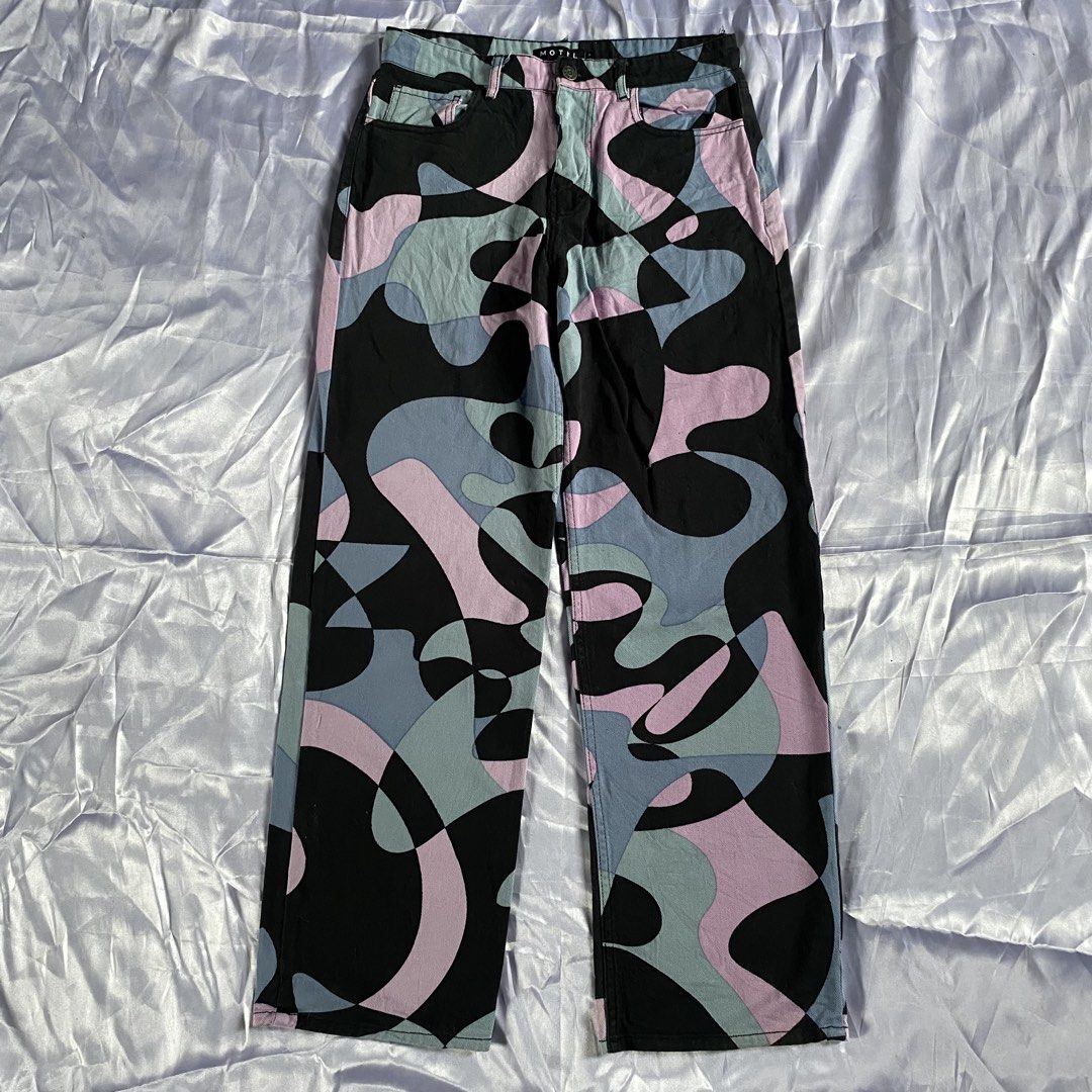 Motel Rock Parallel Jeans (Category: Jeans) located in Calamba. Submitted by vxd3.store (Listing ID 1462135593, Image 3). Description: Motel Rock Parallel Jeans Waist 30 Length 40 Leg open 8.5 Thigh 12 Rise 11 good condition defective issue on last pic.