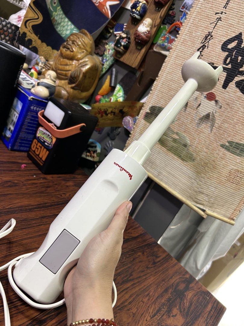 Moulinex Immersion Hand Blender White (Category: Juicers, Blenders & Grinders) located in Manila. Submitted by starbalesukandjapansurplus (Listing ID 1462037644, Image 2). Description: - Moulinex immersion blender - White body with grey button - Includes blade attachment - Ideal for blending soups and sauces - Easy to clean - Cord included.