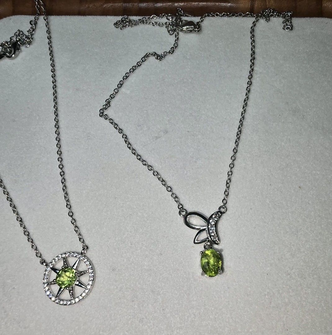 Natural Peridot pendant necklace (Category: Necklaces) located in Santa Rosa. Submitted by crystal1.0 (Listing ID 1462130673, Image 1). Description: 1. 450 2. 400.