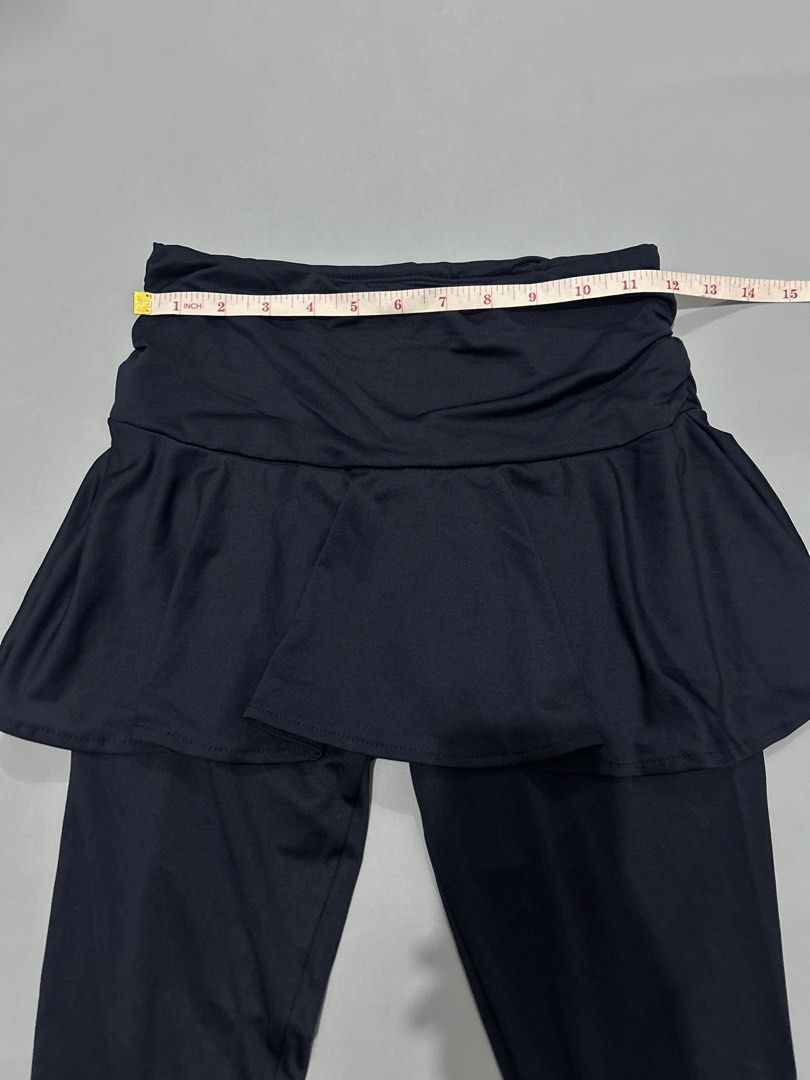 Navy Skirted Leggings (Category: Activewear) located in Manila. Submitted by chen_clybelles (Listing ID 1462178583, Image 2). Description: .